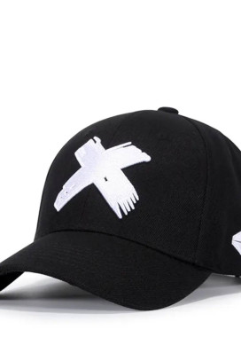 Модна бейсболка з білою вишивкою у вуличному стилі MFStore Изображение Модна бейсболка з білою вишивкою у вуличному стилі MFStore