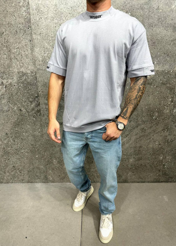 Футболка оверсайз з принтом на шиї outsider сіра MFStore Изображение Футболка оверсайз з принтом на шиї outsider сіра MFStore