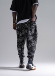 Штани вільного крою з малюнками на манжеті чорні MFStore Изображение Штани вільного крою з малюнками на манжеті чорні MFStore