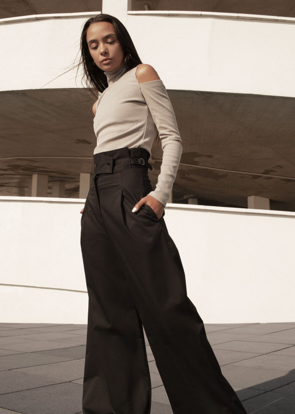 Изображение Женские черные брюки с высокой талией