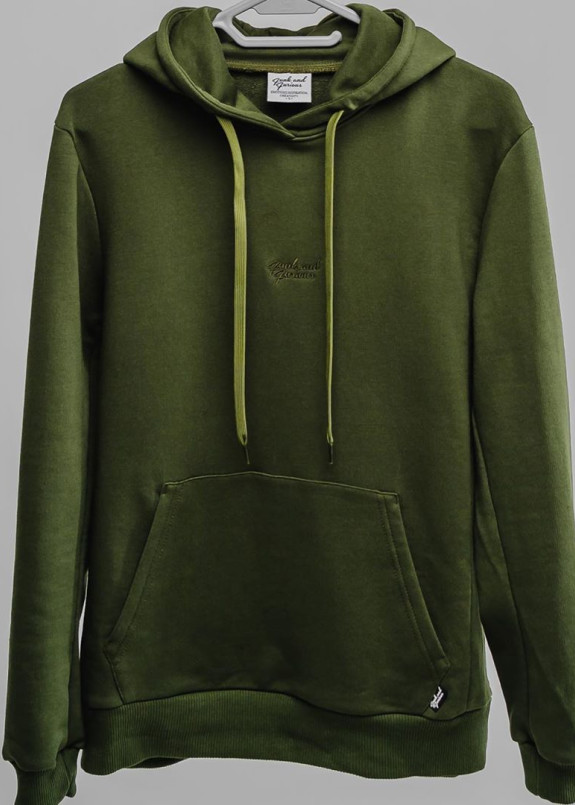 Зеленое женское худи с классическим лого Изображение Зеленое женское худи с классическим лого