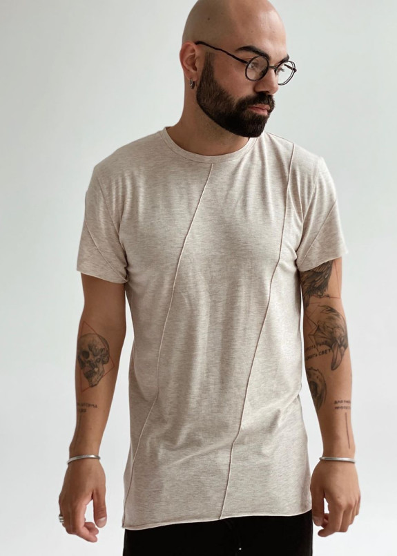 Базовая бежевая футболка со строчками Изображение Базовая бежевая футболка со строчками