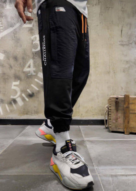 Штани спортивні з накладними кишенями і текстом чорні MFStore Изображение Штани спортивні з накладними кишенями і текстом чорні MFStore