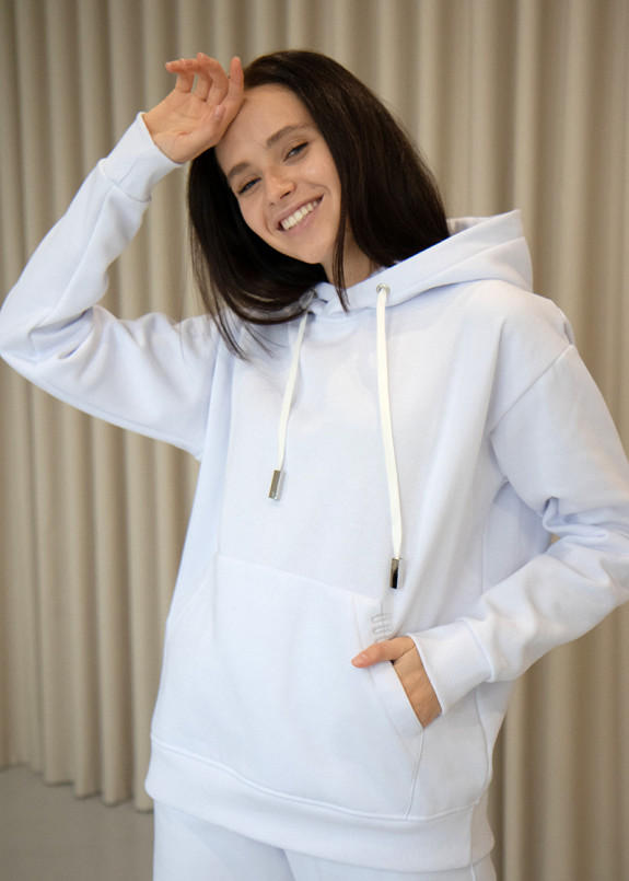 Белый костюм на флисе Изображение Белый костюм на флисе