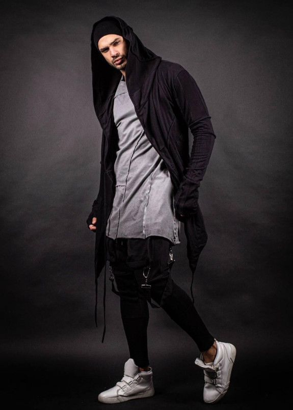 Мантия дизайнерская мужская со вставками рифлеными черная Изображение Мантия дизайнерская мужская со вставками рифлеными черная