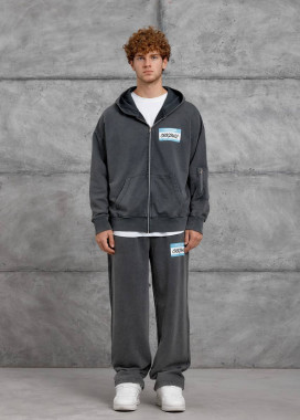 Стильний виварений костюм з текстом і принтами MFStore Изображение Стильний виварений костюм з текстом і принтами MFStore