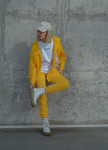 Женский желтый костюм базовый Изображение Женский желтый костюм базовый
