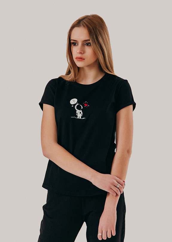 Футболка с принтом космонавта черный Street style Изображение Футболка с принтом космонавта черный Street style