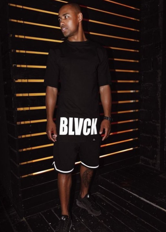 Футболка мужская с принтом BLVCK LIMIT черная Изображение Футболка мужская с принтом BLVCK LIMIT черная