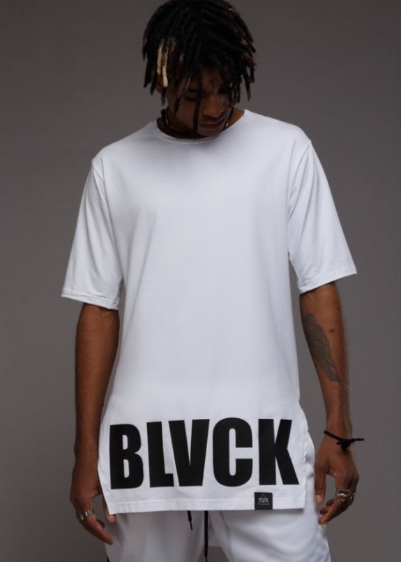 Футболка принт BLVCK LIMIT внизу белая Изображение Футболка принт BLVCK LIMIT внизу белая