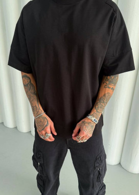 Футболка оверсайз зі вставками на плечах і розрізами по боках чорна MFStore Изображение Футболка оверсайз зі вставками на плечах і розрізами по боках чорна MFStore