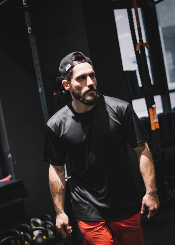 Футболка с рефлективными полосками Изображение Футболка с рефлективными полосками