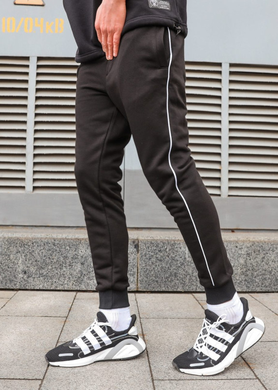 Спортивные штаны с белым лампасом Рейн Изображение Спортивные штаны с белым лампасом Рейн