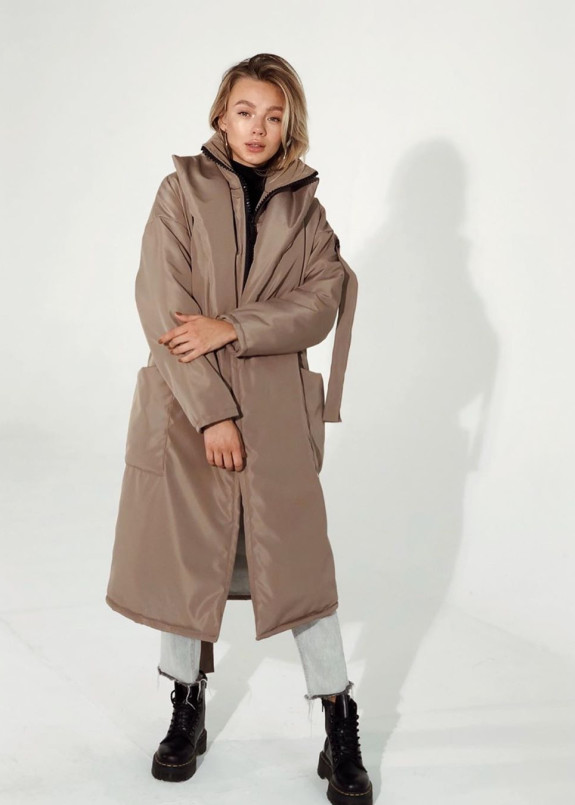 Пальто со спущенными рукавами oversize силуэта Изображение Пальто со спущенными рукавами oversize силуэта