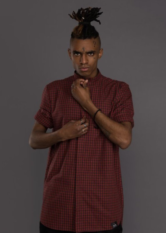 Рубашка удлиненная в красную клетку с коротким рукавом Изображение Рубашка удлиненная в красную клетку с коротким рукавом