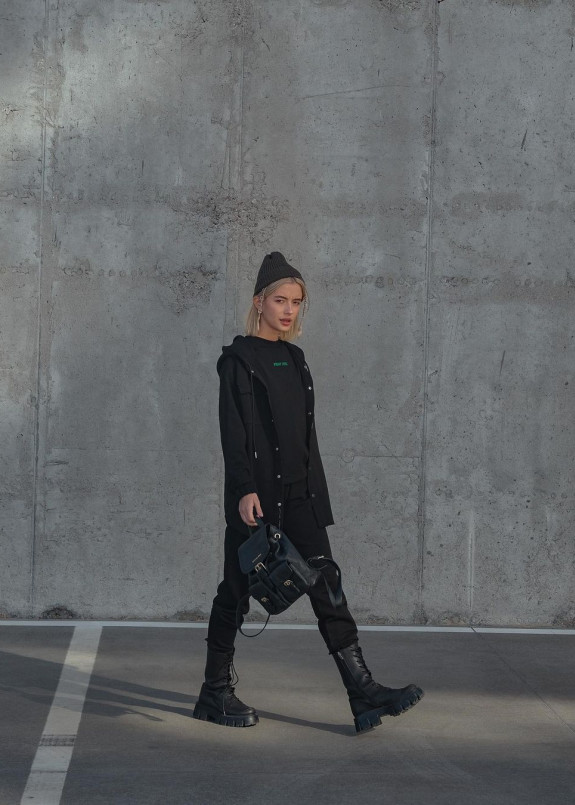 Женский костюм базовый Изображение Женский костюм базовый