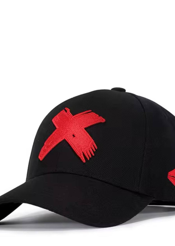 Модна бейсболка з червоною вишивкою у вуличному стилі MFStore Изображение Модна бейсболка з червоною вишивкою у вуличному стилі MFStore